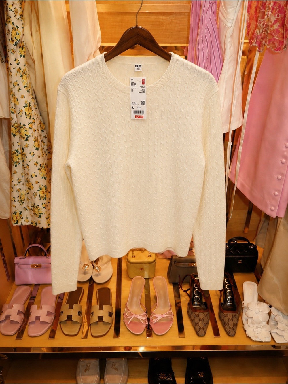 NWT UNIQLO Cream Cable Knit Sweater - Crewneck
